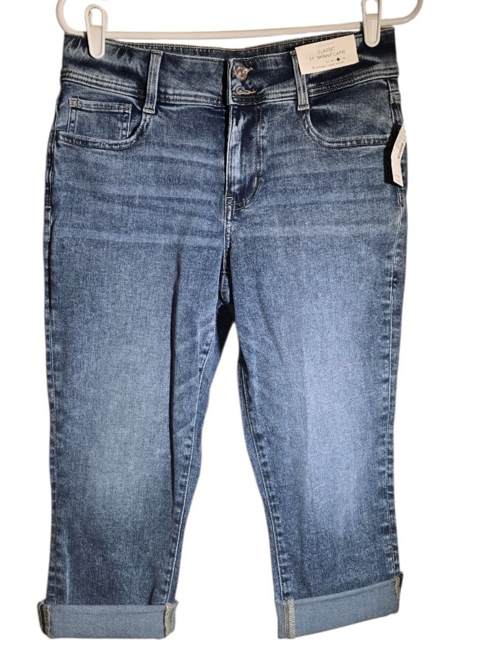 NWT m jeans by Maurice Super Stretch Mid-Rise Capri Jeans in Size 8